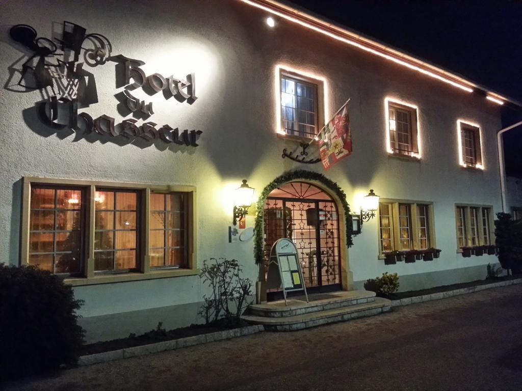 Hotel Du Chasseur Enges Exteriör bild